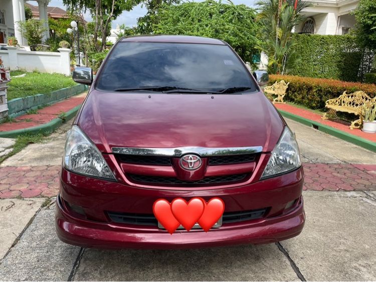 รถ Toyota Innova 2.5 V สี แดง