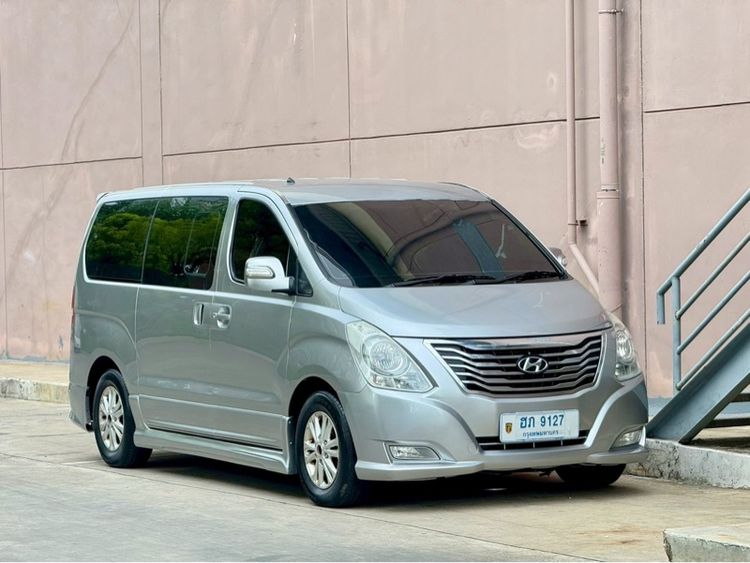 รถ Hyundai H-1  2.5 Deluxe สี เทา