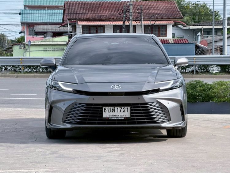Toyota Camry 2025 2.5 HEV Premium Luxury Sedan ไฮบริด ไม่ติดแก๊ส เกียร์อัตโนมัติ เทา รูปที่ 2