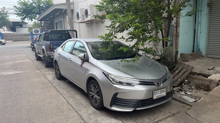 รถ Toyota Altis 1.6 G สี บรอนซ์เงิน