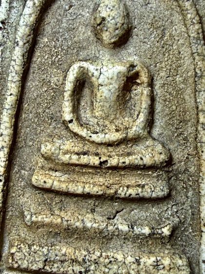พระสมเด็จวัดระฆังเนื้อขาวนมข้น เเกร่งหนืบนุ่มแก่ปูนเปลือกหอย มวบสารเข้มขลังอายุกว่า150ปี ถึงยุค พระเก่าๆเหมาๆบ้านๆ
