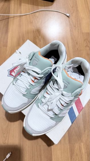 รองเท้าผ้าใบ K-Swiss