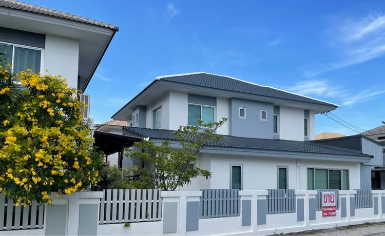 บ้านใหญ่ แถม บ้านเล็ก