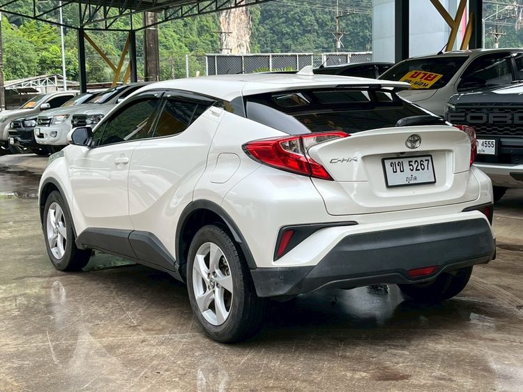 Toyota C-HR 2019 1.8 Mid Utility-car เบนซิน ไม่ติดแก๊ส เกียร์อัตโนมัติ ขาว รูปที่ 4