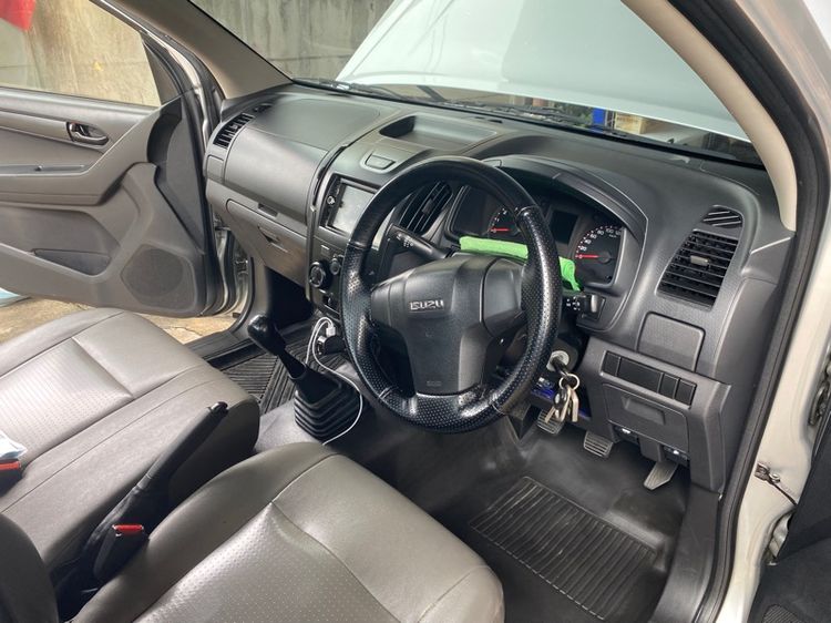 Isuzu D-MAX 2015 2.5 B Pickup ดีเซล ไม่ติดแก๊ส เกียร์ธรรมดา เทา รูปที่ 4