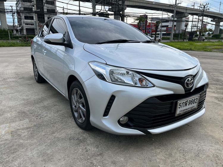 Toyota Vios 2017 1.5 E Sedan เบนซิน ไม่ติดแก๊ส เกียร์อัตโนมัติ บรอนซ์เงิน รูปที่ 3