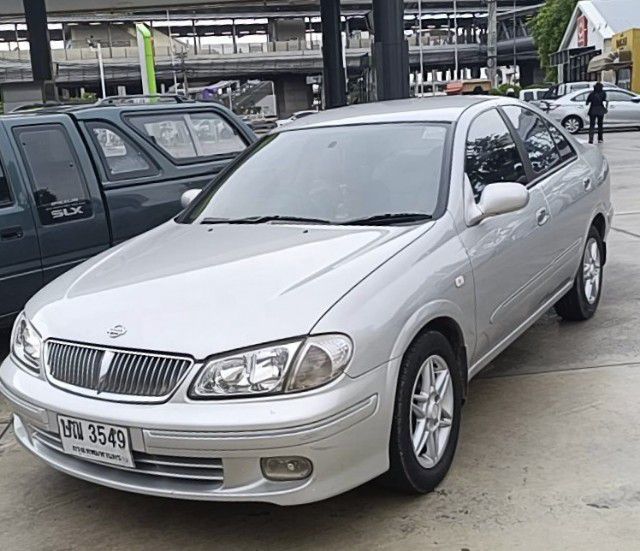 รถ Nissan Sunny 1.6 Super Neo สี บรอนซ์เงิน