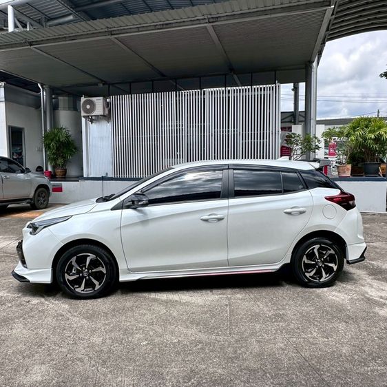 Toyota Yaris 2024 1.2 Smart Sedan เบนซิน ไม่ติดแก๊ส เกียร์อัตโนมัติ ขาว รูปที่ 4