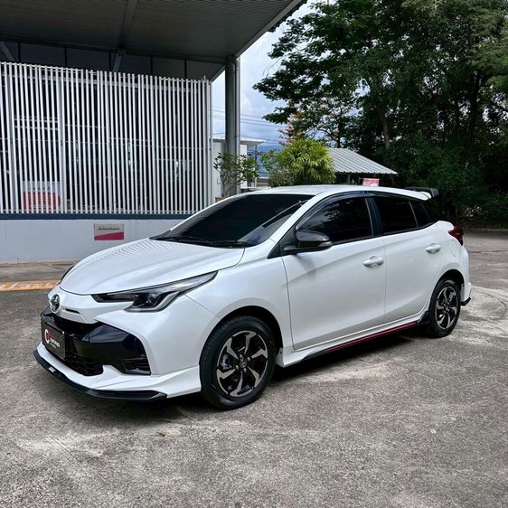Toyota Yaris 2024 1.2 Smart Sedan เบนซิน ไม่ติดแก๊ส เกียร์อัตโนมัติ ขาว รูปที่ 3