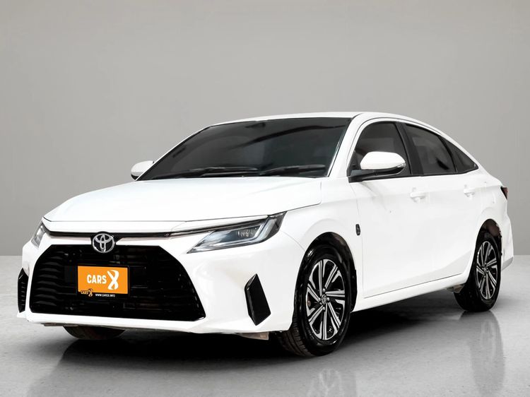 รถ Toyota Yaris ATIV 1.2 Smart สี ขาว