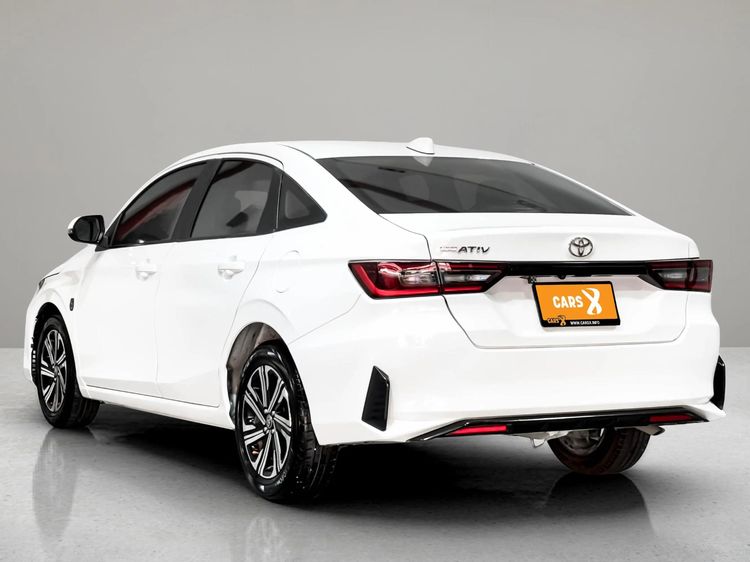 Toyota Yaris ATIV 2022 1.2 Smart Sedan เบนซิน ไม่ติดแก๊ส เกียร์อัตโนมัติ ขาว รูปที่ 4
