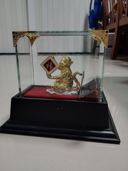 Cubic Gems The Monkey SHO-860/GB งานสะสม ลิงถืออักษร "福" พร้อมตู้กระจก สภาพสวย