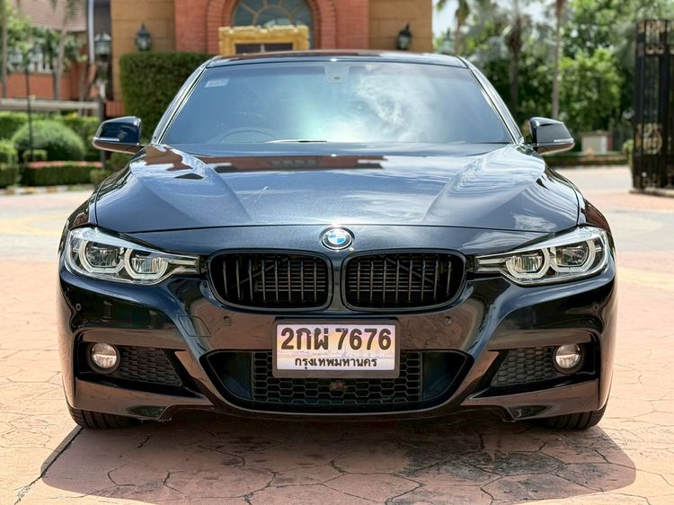 BMW Series 3 2017 330e Sedan เบนซิน เกียร์อัตโนมัติ ดำ รูปที่ 2