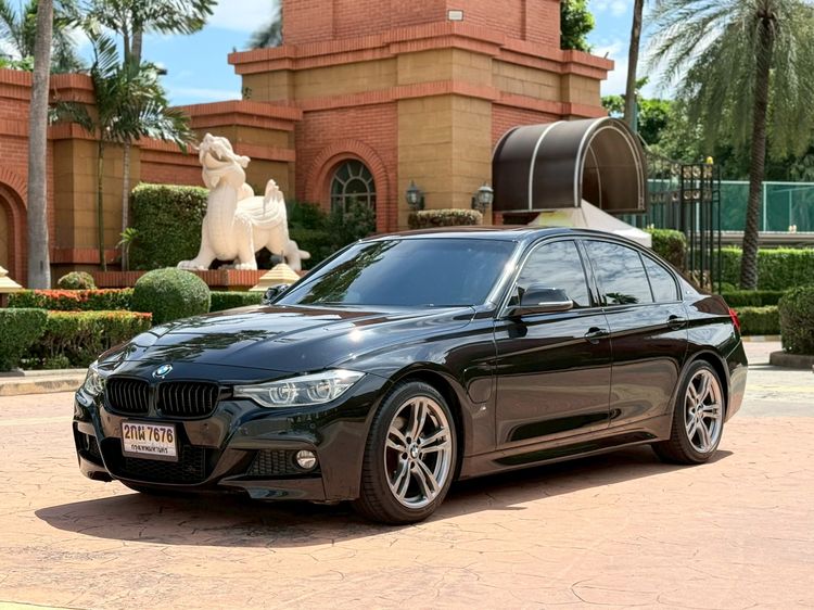 BMW Series 3 2017 330e Sedan เบนซิน เกียร์อัตโนมัติ ดำ
