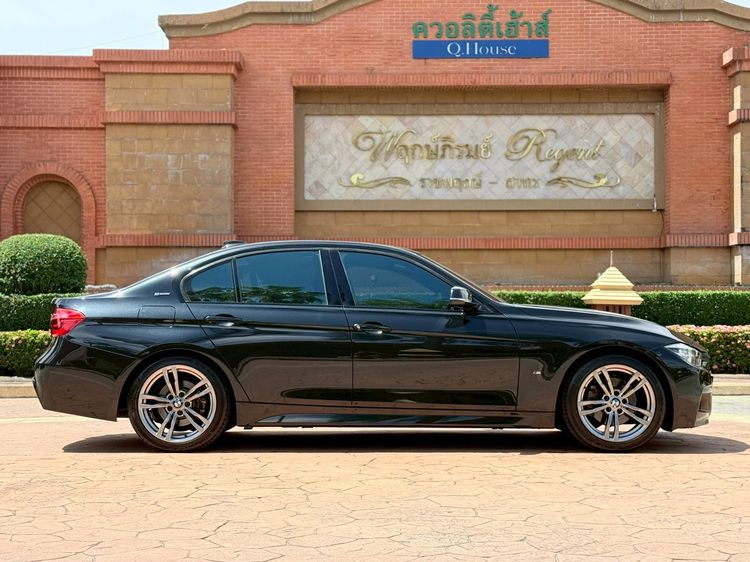 BMW Series 3 2017 330e Sedan เบนซิน เกียร์อัตโนมัติ ดำ รูปที่ 3