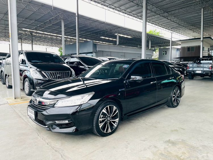รถ Honda Accord 2.0 Hybrid Tech สี ดำ