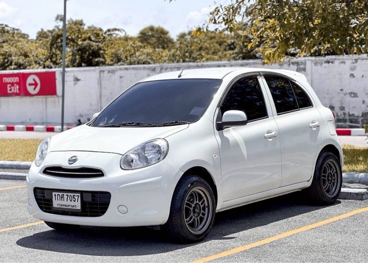 Nissan March 2013 1.2 EL Sedan เบนซิน ไม่ติดแก๊ส เกียร์อัตโนมัติ ขาว รูปที่ 3