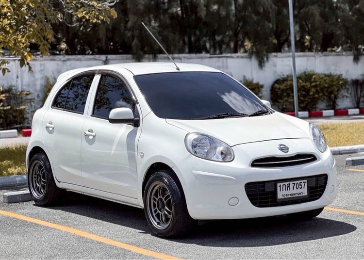 Nissan March 2013 1.2 EL Sedan เบนซิน ไม่ติดแก๊ส เกียร์อัตโนมัติ ขาว