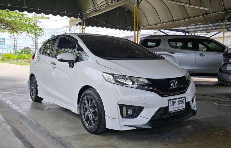 รถ Honda Jazz 1.5 SV Plus i-VTEC สี ขาว