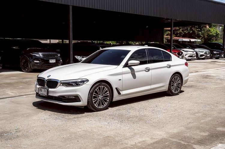 รถ BMW Series 5 520d สี ขาว