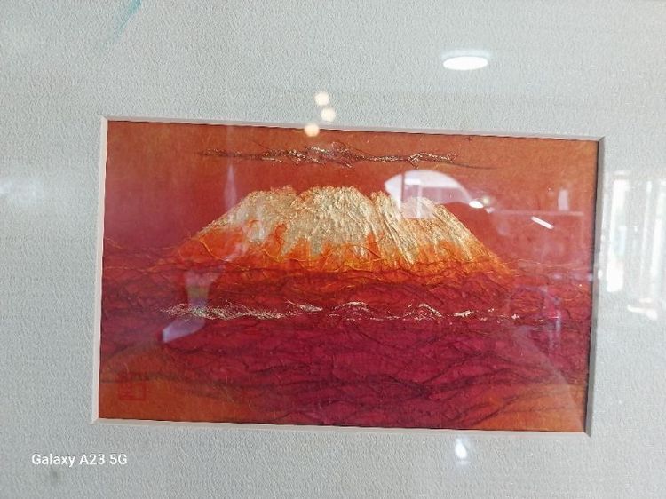 ฟูจิแดง ขนาด ก30×ส40 กรอบไม้ มีรอยแตก รูปที่ 3