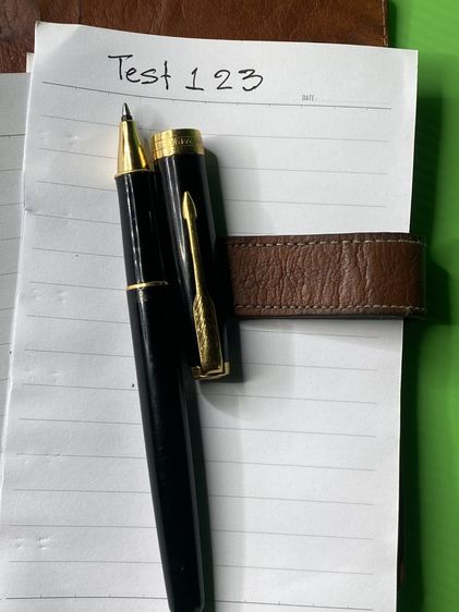 ปากกาหมึกซึมสีดํา PARKER รุ่น Sonnet สภาพเหมือนใหม่