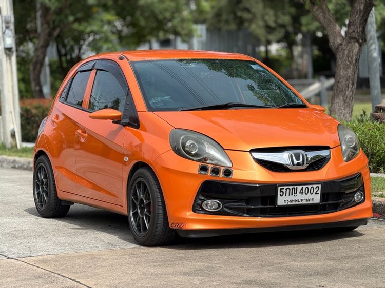 รถ Honda Brio 1.2 V สี ส้ม