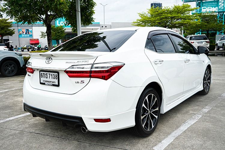 Toyota Altis 2017 1.8 Esport Sedan เบนซิน ไม่ติดแก๊ส เกียร์อัตโนมัติ ขาว รูปที่ 4