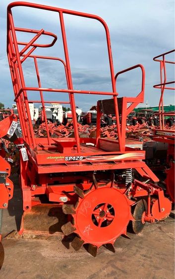 เครื่องปลูกอ้อยSP420 CP100F มือสอง ทุ่นแรง ปลูกลึก งอกดี ให้ผลผลิตสูง ขายราคา  50000  บาท   สนใจเข้ามาเลือกดูผานที่ร้านได้จ้าา รูปที่ 18