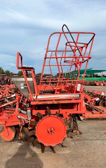 เครื่องปลูกอ้อยSP420 CP100F มือสอง ทุ่นแรง ปลูกลึก งอกดี ให้ผลผลิตสูง ขายราคา  50000  บาท   สนใจเข้ามาเลือกดูผานที่ร้านได้จ้าา รูปที่ 17
