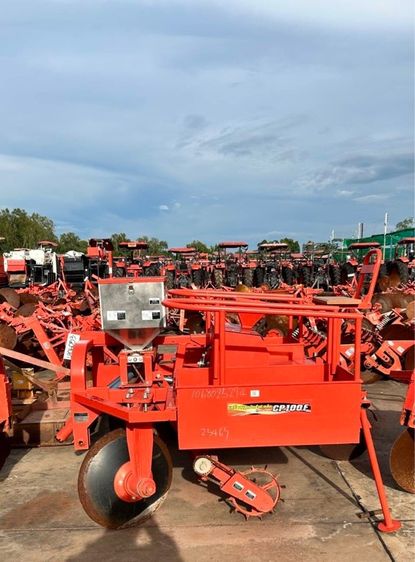 เครื่องปลูกอ้อยSP420 CP100F มือสอง ทุ่นแรง ปลูกลึก งอกดี ให้ผลผลิตสูง ขายราคา  50000  บาท   สนใจเข้ามาเลือกดูผานที่ร้านได้จ้าา รูปที่ 16