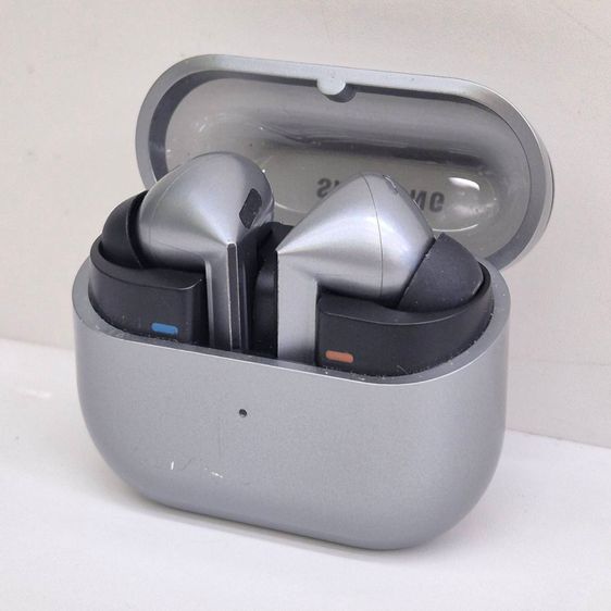 Samsung Galaxy Buds3 Pro Silver หูฟังไร้สาย ANC เคสชาร์จ USB-C มือสอง รูปที่ 2