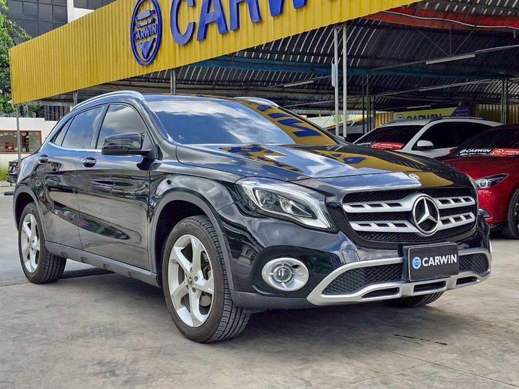 Mercedes-Benz GLA-Class 2020 GLA200 Sedan เบนซิน เกียร์อัตโนมัติ ดำ