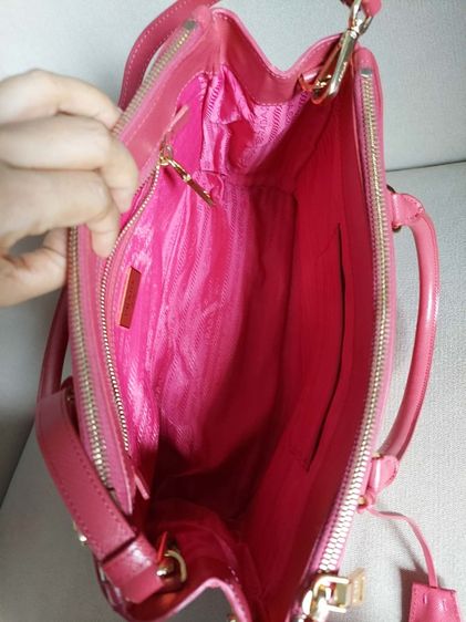 กระเป๋า Prada สีชมพู รูปที่ 7