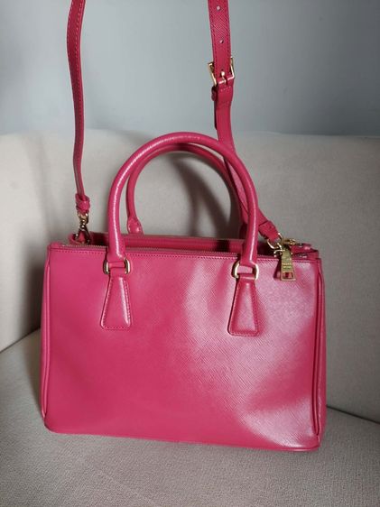 กระเป๋า Prada สีชมพู รูปที่ 2