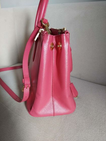 กระเป๋า Prada สีชมพู รูปที่ 4