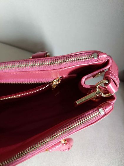 กระเป๋า Prada สีชมพู รูปที่ 9