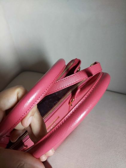 กระเป๋า Prada สีชมพู รูปที่ 11
