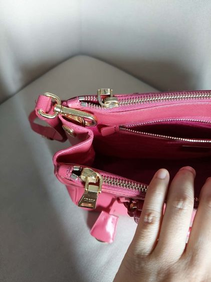กระเป๋า Prada สีชมพู รูปที่ 10
