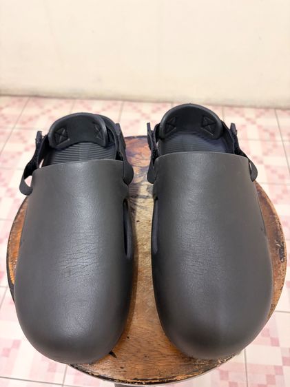 รองเท้าแตะ อื่นๆ UK 6.5 | EU 40 | US 7 ดำ รองเท้า nike calm 