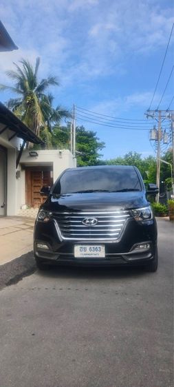รถ Hyundai H-1  2.5 Deluxe สี ดำ