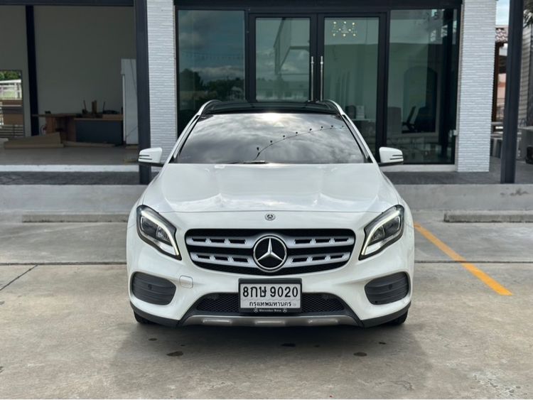 รถ Mercedes-Benz GLA-Class GLA250 สี ขาว