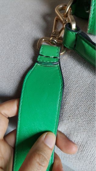 กระเป๋าสะพาย Fendi สีเขียว เหนี่ยวทรัพย์ รูปที่ 17