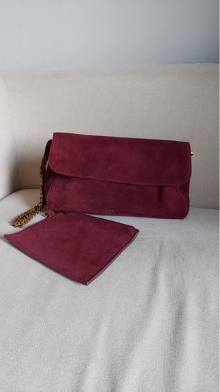 กระเป๋าสะพาย Celine หนังกลับสีไวน์แดง