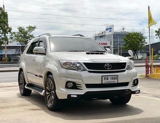 Toyota Fortuner 3.0 TRD Sportivo 4WD 2014 วิ่งน้อย มือเดียวป้ายแดงสภาพหนึ่งในร้อย ราคาถูก 