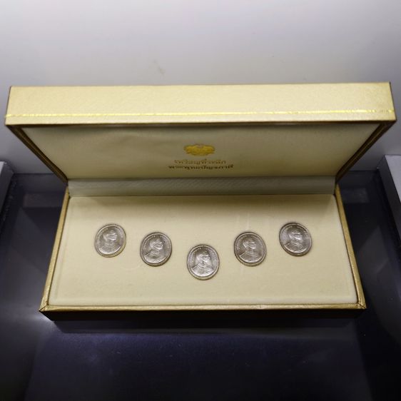 เหรียญพระพุทธปัญจภาคี เนื้อเงิน พิมพ์เล็ก ที่ระลึกพระราชพิธีกาญจนาภิเษก ในหลวงรัชกาลที่9 ปี พ.ศ.2539 พร้อมกล่อง ครบชุด 5 เหรียญ