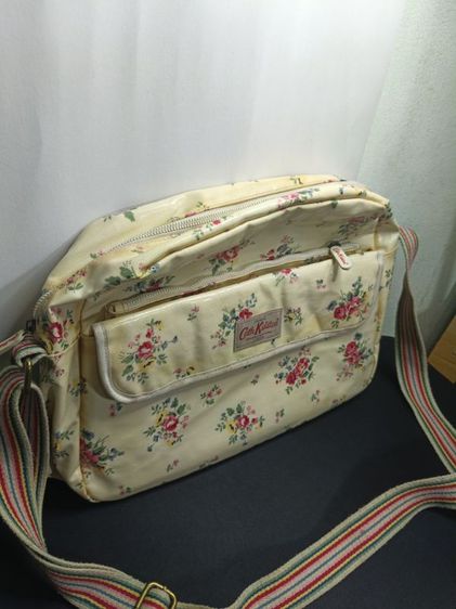 กระเป๋าสะพายข้าง Cath Kidston ลายดอกไม้หวานวินเทจ รุ่น 3-in-1 แยกชิ้นได้ (มือสองสภาพใช้งาน) รูปที่ 4