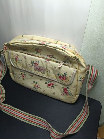กระเป๋าสะพายข้าง Cath Kidston ลายดอกไม้หวานวินเทจ รุ่น 3-in-1 แยกชิ้นได้ (มือสองสภาพใช้งาน) รูปที่ 3