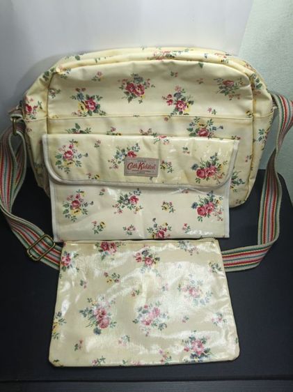 กระเป๋าสะพายข้าง Cath Kidston ลายดอกไม้หวานวินเทจ รุ่น 3-in-1 แยกชิ้นได้ (มือสองสภาพใช้งาน) รูปที่ 5