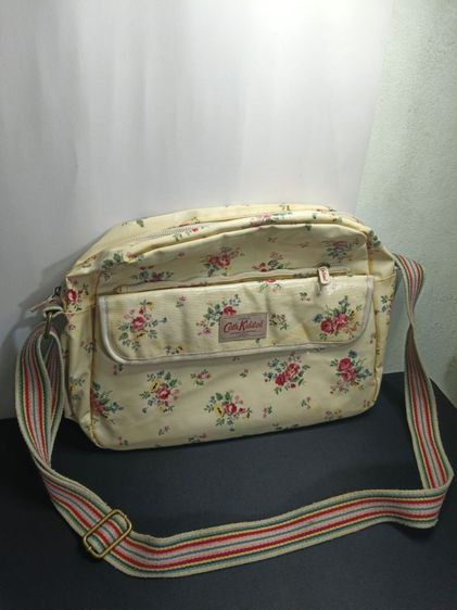 อื่นๆ พีวีซี หญิง หลากสี กระเป๋าสะพายข้าง Cath Kidston ลายดอกไม้หวานวินเทจ รุ่น 3-in-1 แยกชิ้นได้ (มือสองสภาพใช้งาน)